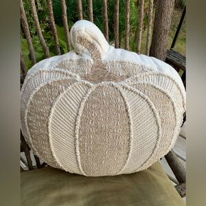 Shabby Chic Pumpkin Pillow; immaculate.